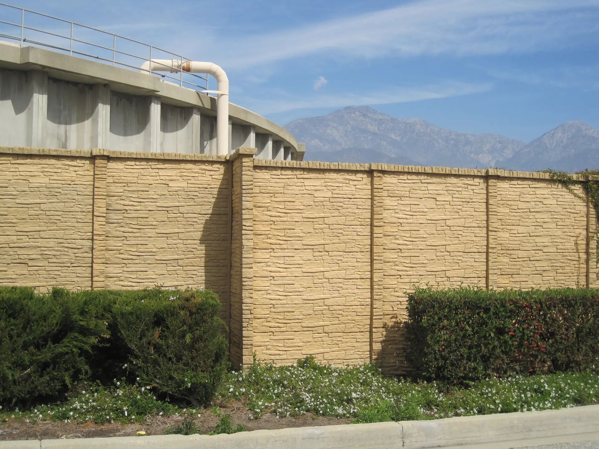 precast concrete fence